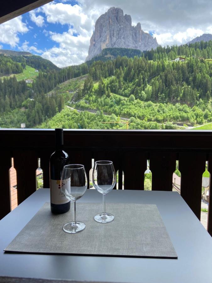 Apartments Mezdi Santa Cristina Val Gardena Bagian luar foto