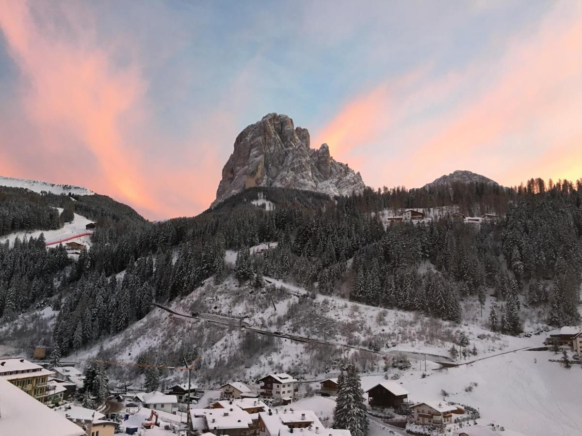 Apartments Mezdi Santa Cristina Val Gardena Bagian luar foto